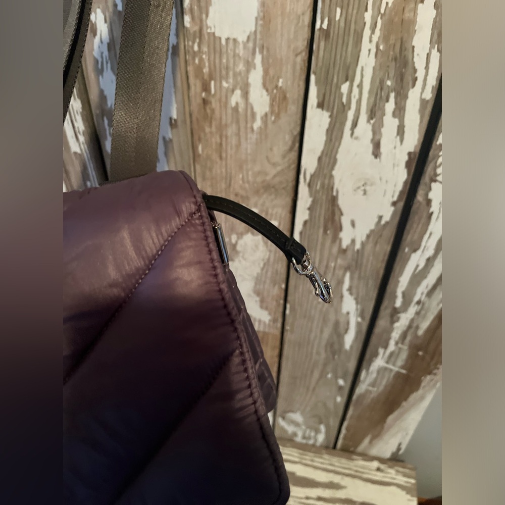 Athleta x Caraa Puffer Crossbody Bag - Grey - Picture 7 of 9